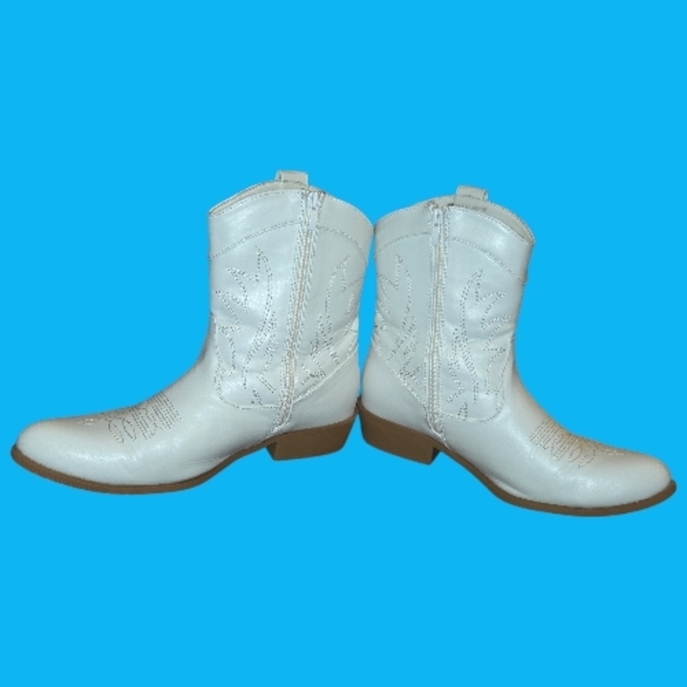 PepPep White Western Cowgirl Boots Size 11 Ankle Boots - Picture 3 of 9